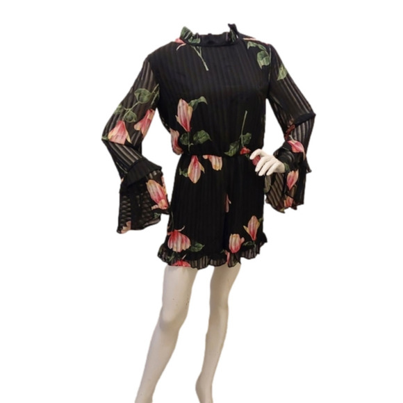 Lulus NWT FLORAL SHEER BELLE SLEEVES WOMPER SIZE SMALL - Picture 1 of 6